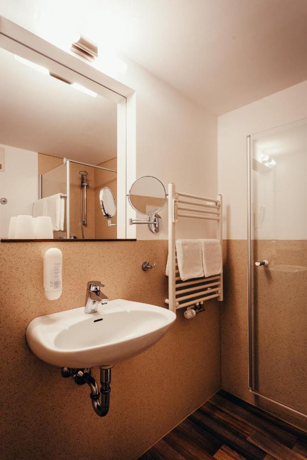 Hotel Adler Eichstatt Ngoại thất bức ảnh